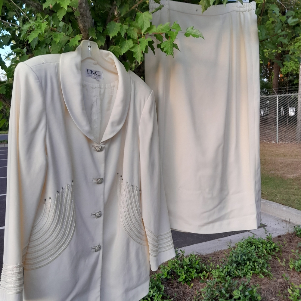 DVC SUIT - Picture 3 of 3